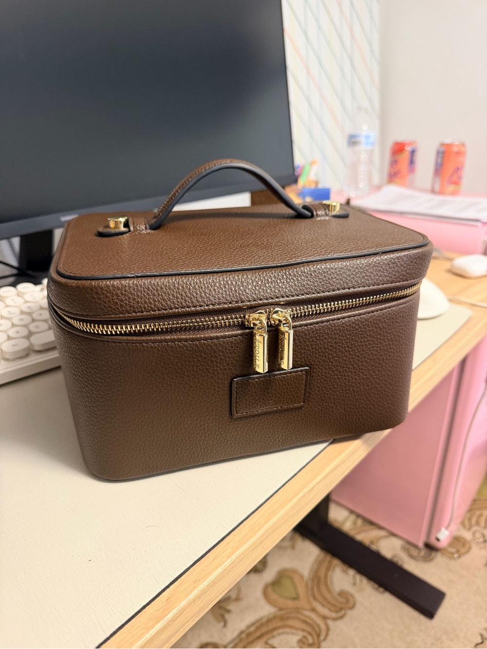 Étoile Espresso Leather Makeup Case with Top Handle (Right side is stained)